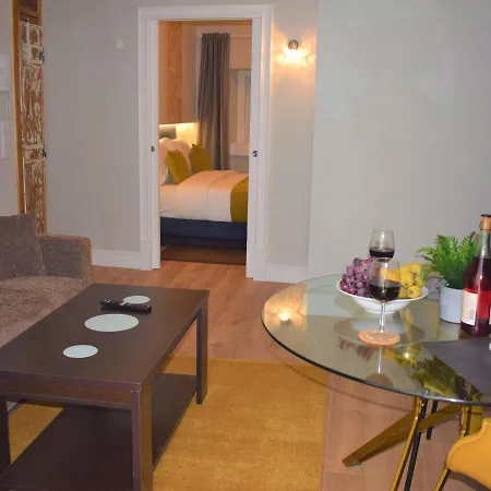 Colmeia * Лісабон