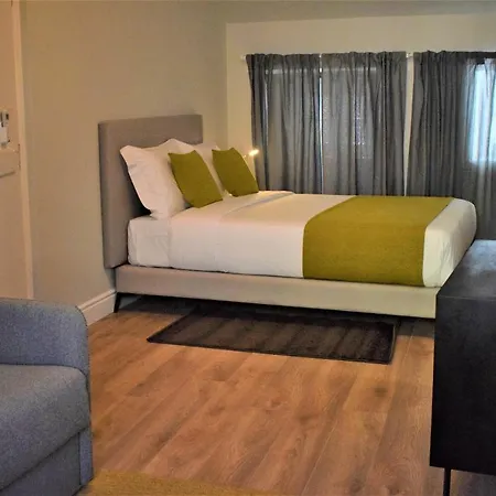 Colmeia Апартаменти Лісабон