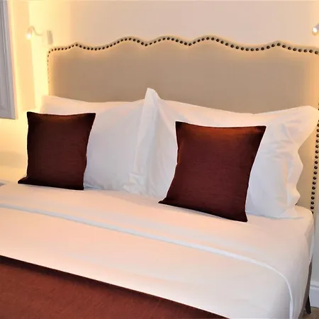 Colmeia Apartment